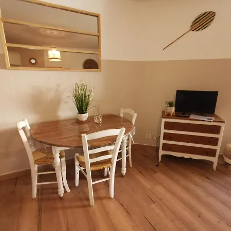 Style Bord de mer - Une chambre - Proche du Marché de Noël -Terrasse extérieure - Vue lac - Espace Jeux pour enfants Apartamento Le Barcarès