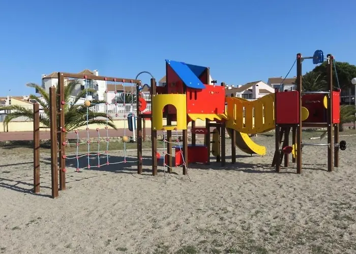 Presqu'ile De Cap Coudalere Avec - Terrasse-aire De Jeux D'enfants - Parking - Piscine A Partir De Mai - Terrain Multisport - Terrain De Petanque Lejlighed Le Barcarès
